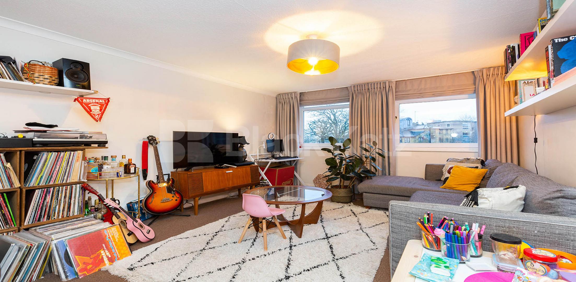 			2 Bedroom, 1 bath, 1 reception Flat			 Hillside, Crouch End Hill, Crouch End